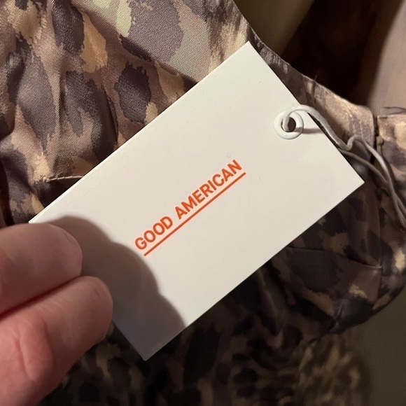 Good American Leopard Print Halter Dress in Honey Leopard 6 - Picture 3 of 5